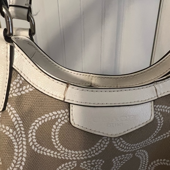 Authentic Coach Purse Signature CC - Picture 3 of 5